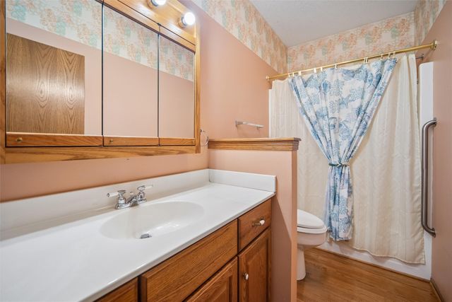 810 NE Vail Court, Ankeny, IA 50021