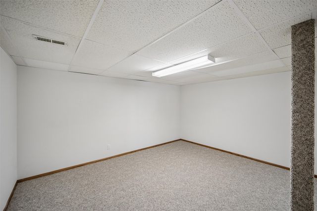810 NE Vail Court, Ankeny, IA 50021