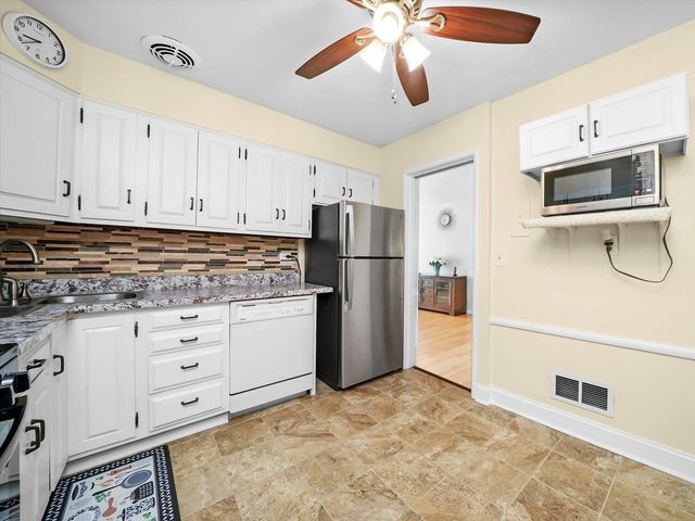 2136 Bristol Avenue, Westchester, IL 60154