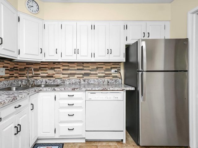 2136 Bristol Avenue, Westchester, IL 60154