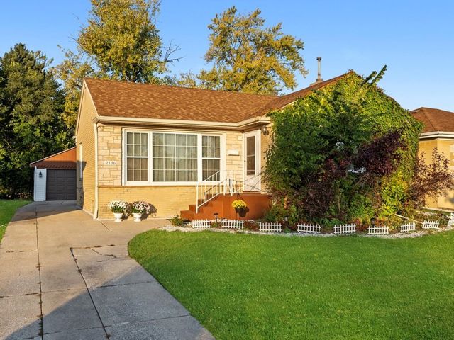 2136 Bristol Avenue, Westchester, IL 60154