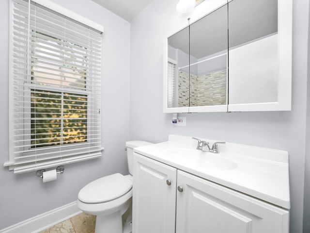 2136 Bristol Avenue, Westchester, IL 60154