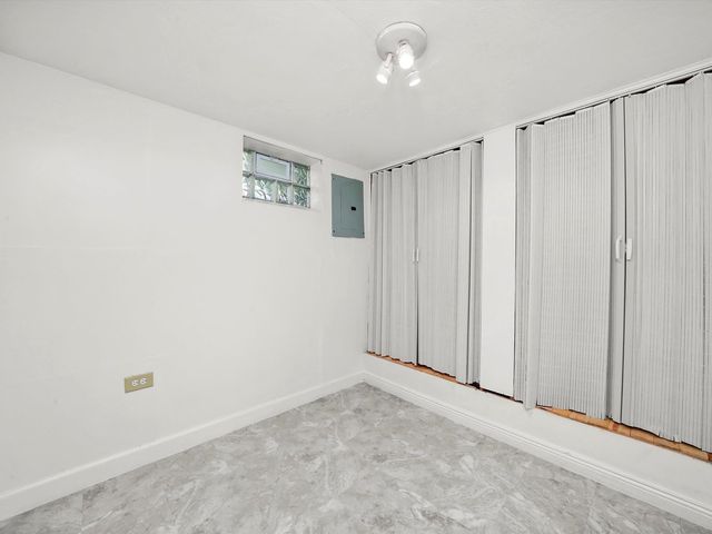 2136 Bristol Avenue, Westchester, IL 60154