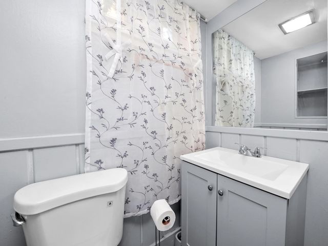 2136 Bristol Avenue, Westchester, IL 60154