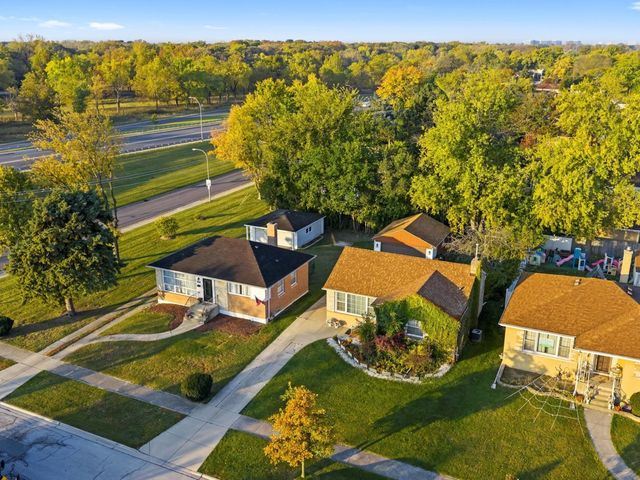 2136 Bristol Avenue, Westchester, IL 60154