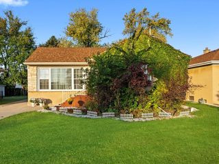 2136 Bristol Avenue, Westchester, IL 60154