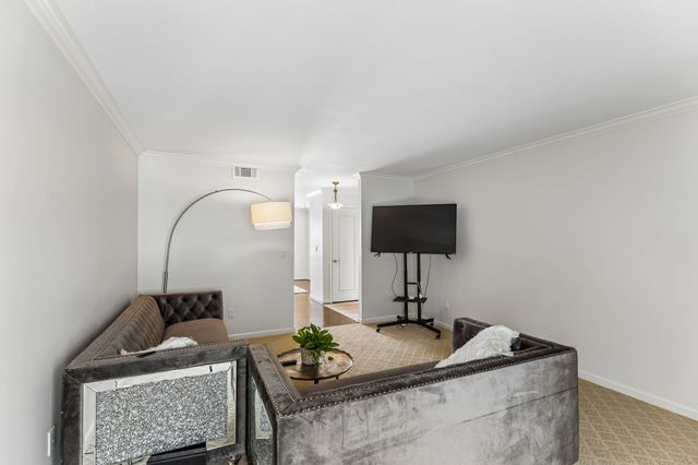 4487 Post Pl Apt 60, Nashville, TN 37205