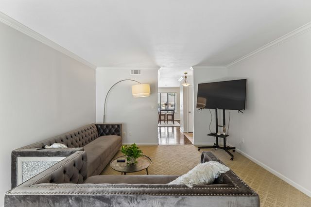 4487 Post Pl Apt 60, Nashville, TN 37205