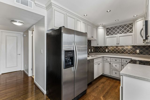 4487 Post Pl Apt 60, Nashville, TN 37205