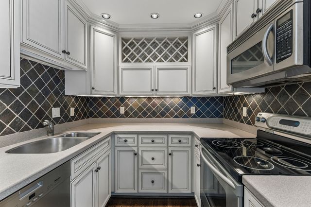 4487 Post Pl Apt 60, Nashville, TN 37205