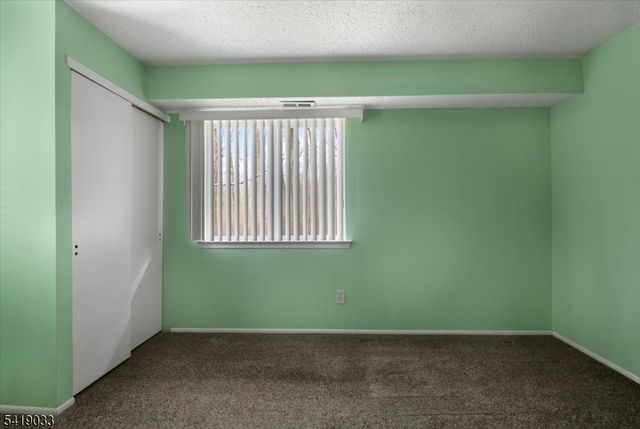 80 Garden Ct, Roxbury Twp., NJ 07876