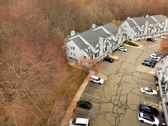 80 Garden Ct, Roxbury Twp., NJ 07876