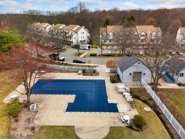 80 Garden Ct, Roxbury Twp., NJ 07876