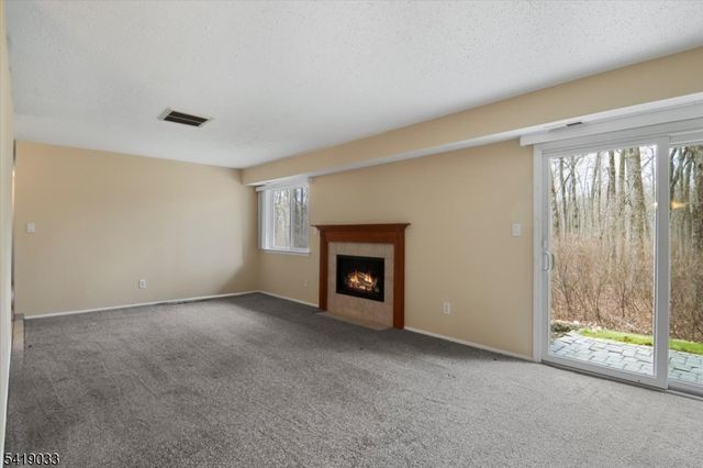 80 Garden Ct, Roxbury Twp., NJ 07876