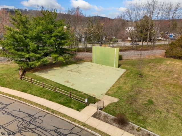 80 Garden Ct, Roxbury Twp., NJ 07876