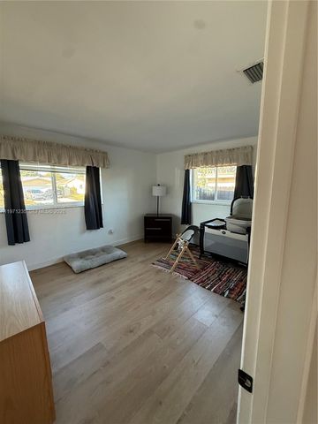 4450 NW 9th St, Coconut Creek, FL 33066