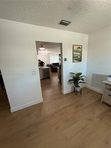 4450 NW 9th St, Coconut Creek, FL 33066