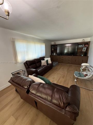 4450 NW 9th St, Coconut Creek, FL 33066