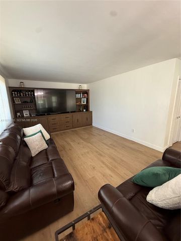 4450 NW 9th St, Coconut Creek, FL 33066