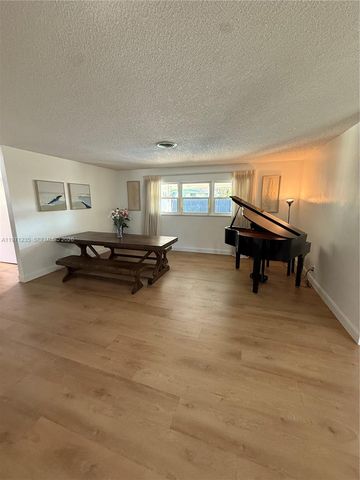 4450 NW 9th St, Coconut Creek, FL 33066