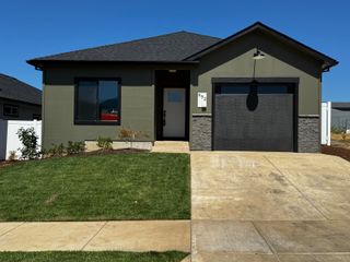 652 Terrazzo Way, Medford, OR 97501