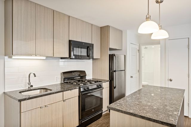 5411 N Winthrop Avenue 520, Chicago, IL 60640