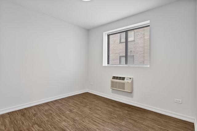 5411 N Winthrop Avenue 520, Chicago, IL 60640