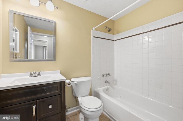 1597 DOGWOOD DR, Frederick, MD 21701