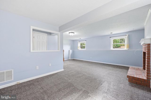 1597 DOGWOOD DR, Frederick, MD 21701