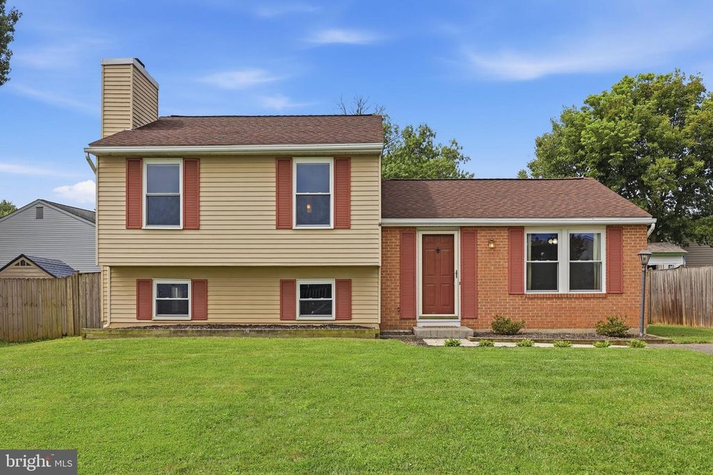 1597 DOGWOOD DR, Frederick, MD 21701
