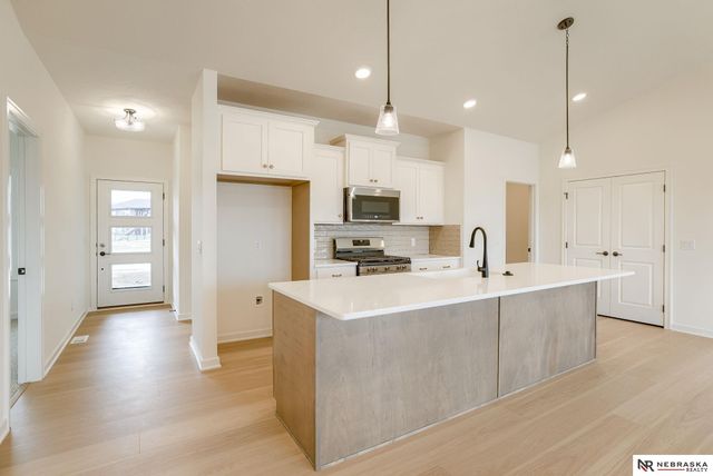 16109 Isabella Street, Bennington, NE 68007