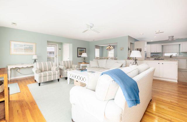 6 4th Avenue, Isle Of Palms, SC 29451