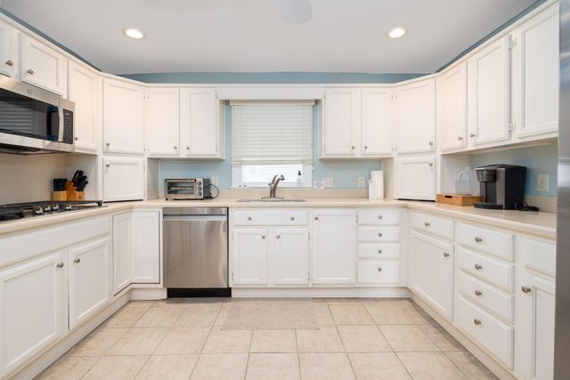 6 4th Avenue, Isle Of Palms, SC 29451
