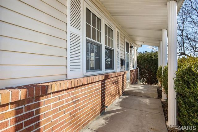 3633 Poepping Street, St Louis, MO 63125