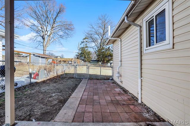 3633 Poepping Street, St Louis, MO 63125