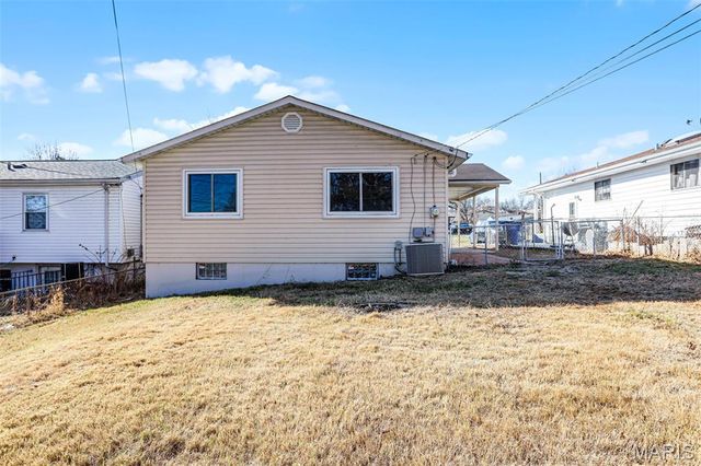 3633 Poepping Street, St Louis, MO 63125