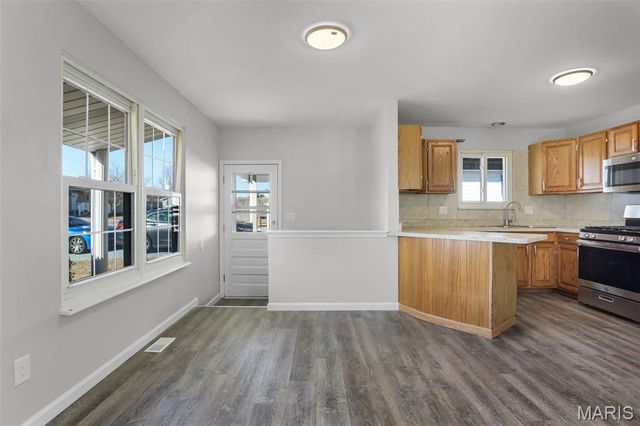 3633 Poepping Street, St Louis, MO 63125