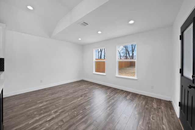 1812 Dillard Street, Fort Worth, TX 76105