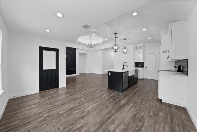 1812 Dillard Street, Fort Worth, TX 76105