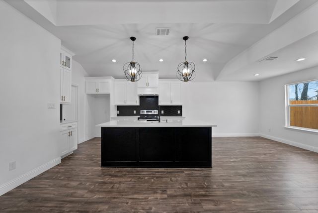 1812 Dillard Street, Fort Worth, TX 76105