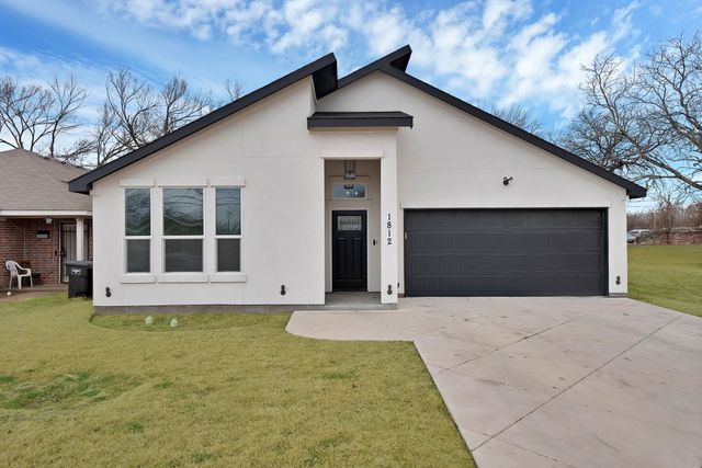 1812 Dillard Street, Fort Worth, TX 76105