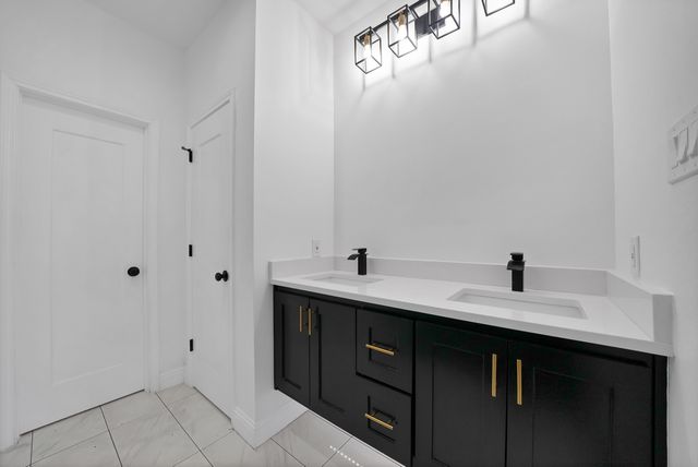 1812 Dillard Street, Fort Worth, TX 76105