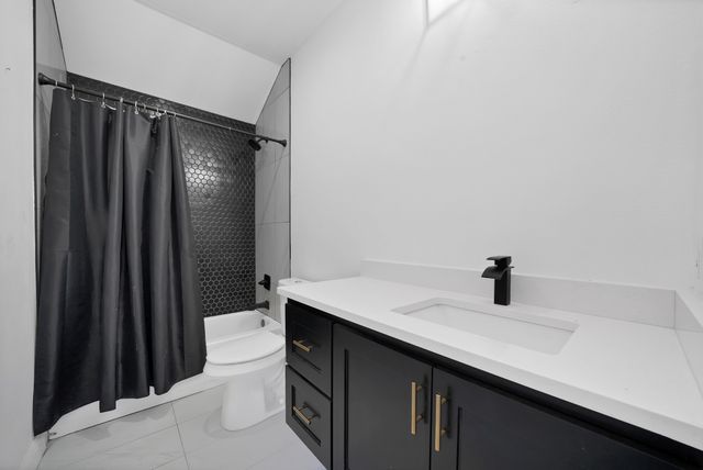 1812 Dillard Street, Fort Worth, TX 76105