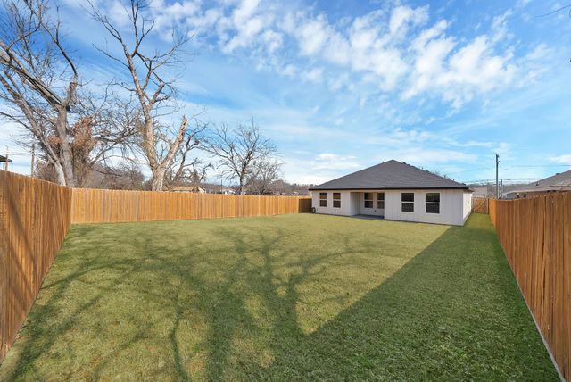 1812 Dillard Street, Fort Worth, TX 76105