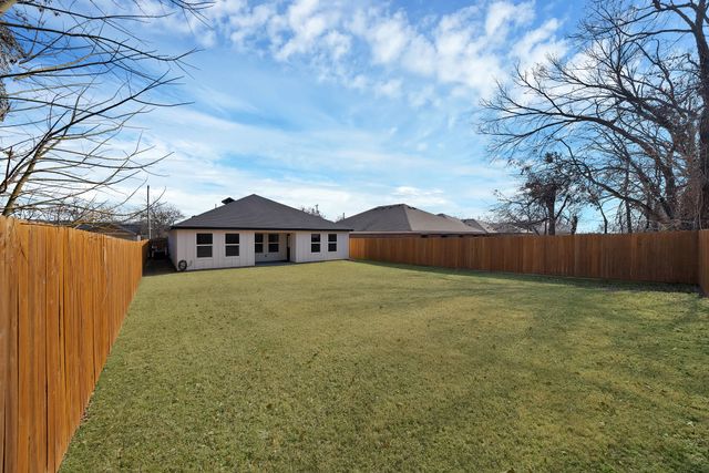 1812 Dillard Street, Fort Worth, TX 76105