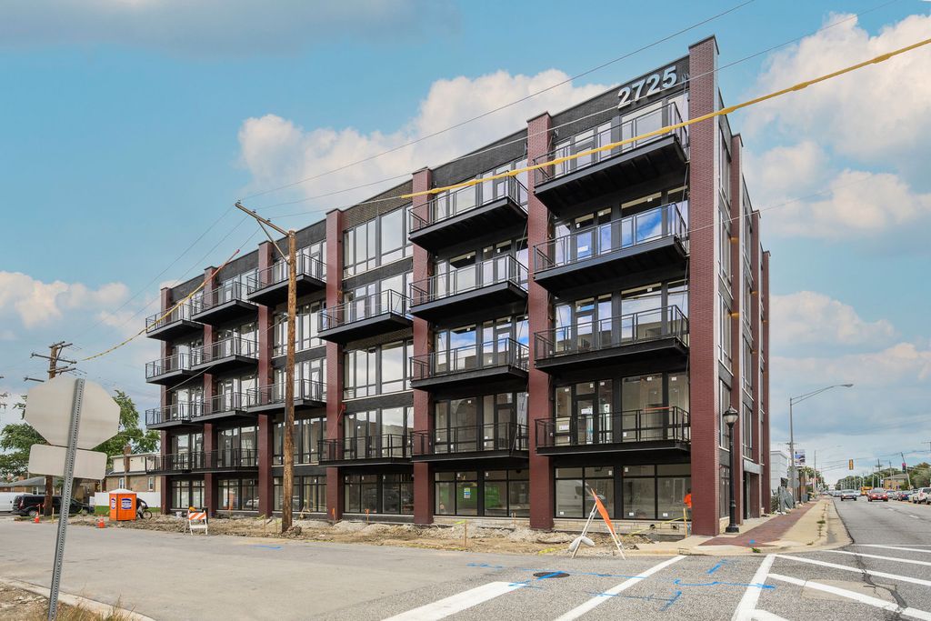 2725 Thatcher Avenue 404, River Grove, IL 60171