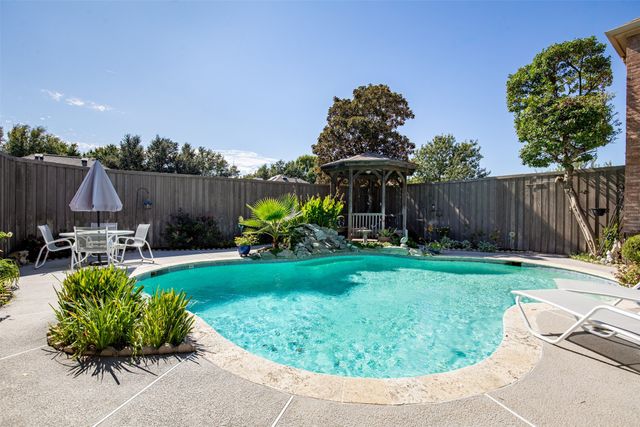 9429 Fairmont Drive, Frisco, TX 75035