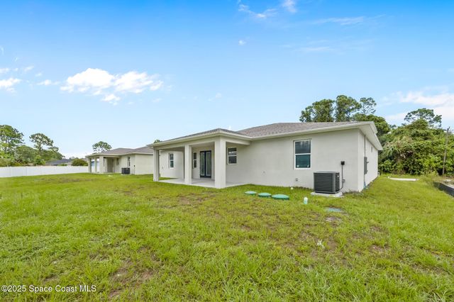 1254 Heitzman Avenue SW, Palm Bay, FL 32908