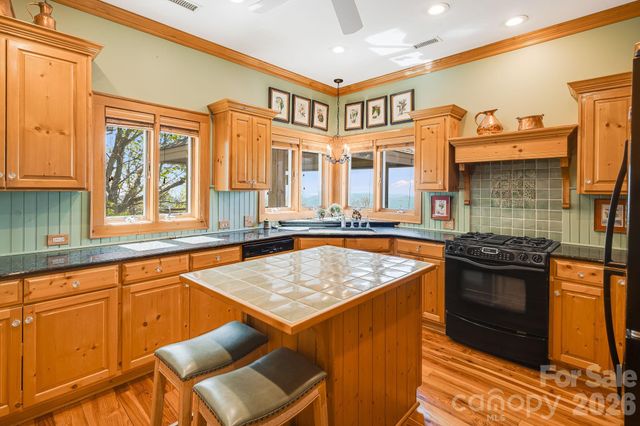 206 Twin Springs Road, Blowing Rock, NC 28605