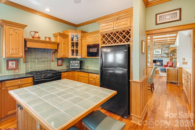 206 Twin Springs Road, Blowing Rock, NC 28605